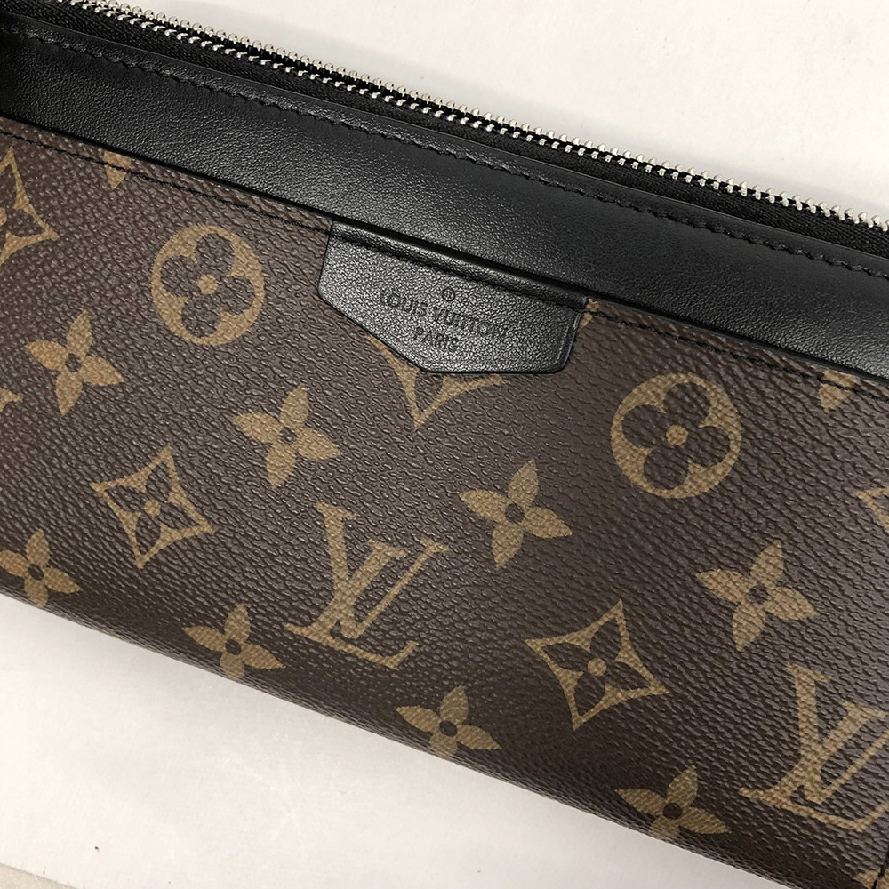 Louis Vuitton Zippy Dragonne Monogram Wrist Strap Mini Clutch Brown Black - Picture 8 of 10